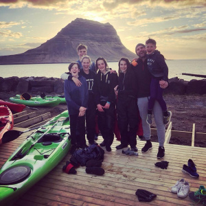 Islande 2018 - Photo avec la famille et les correspondantes